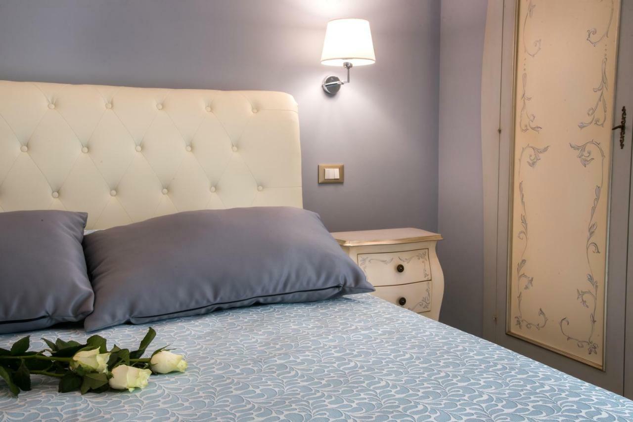 Palazzo Bove Bed & Breakfast Galatone Bagian luar foto