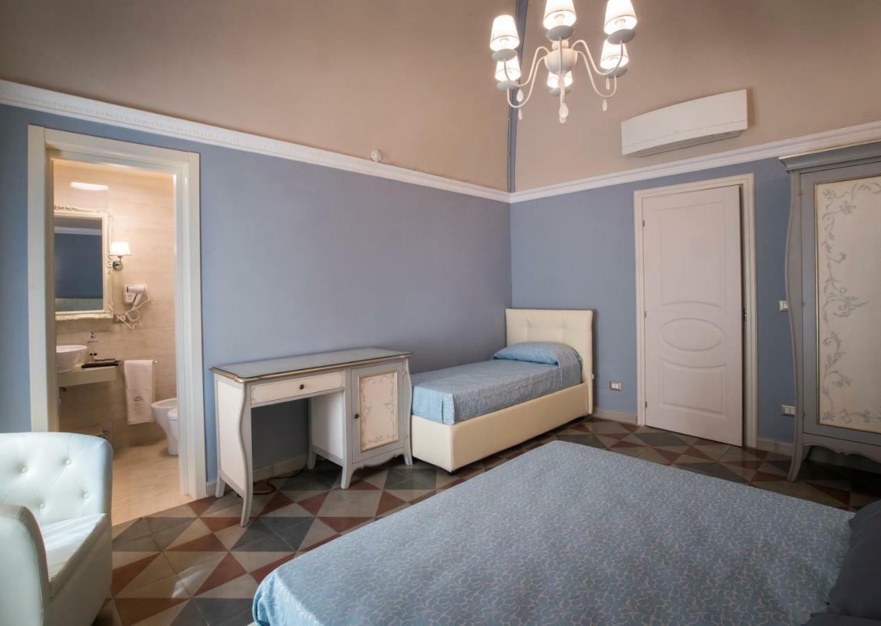 Palazzo Bove Bed & Breakfast Galatone Bagian luar foto