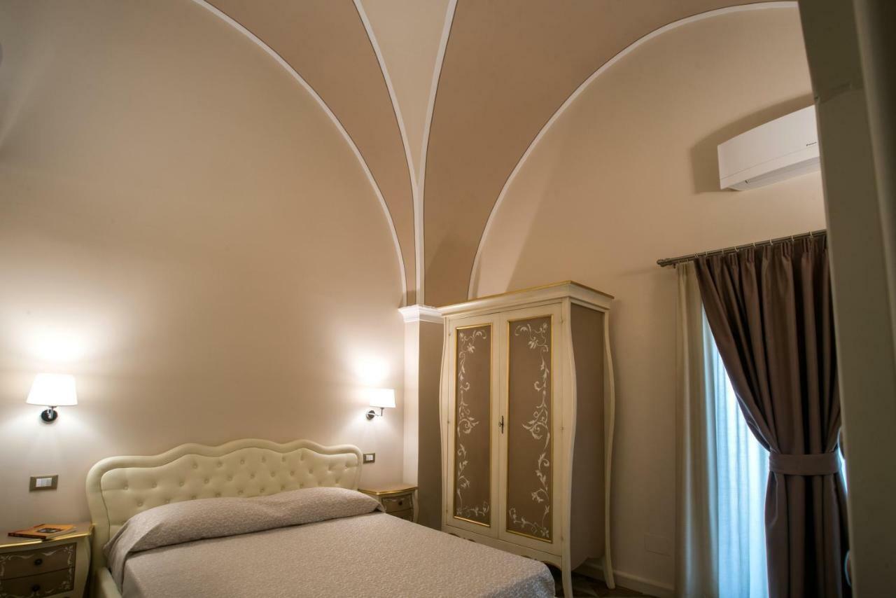 Palazzo Bove Bed & Breakfast Galatone Bagian luar foto