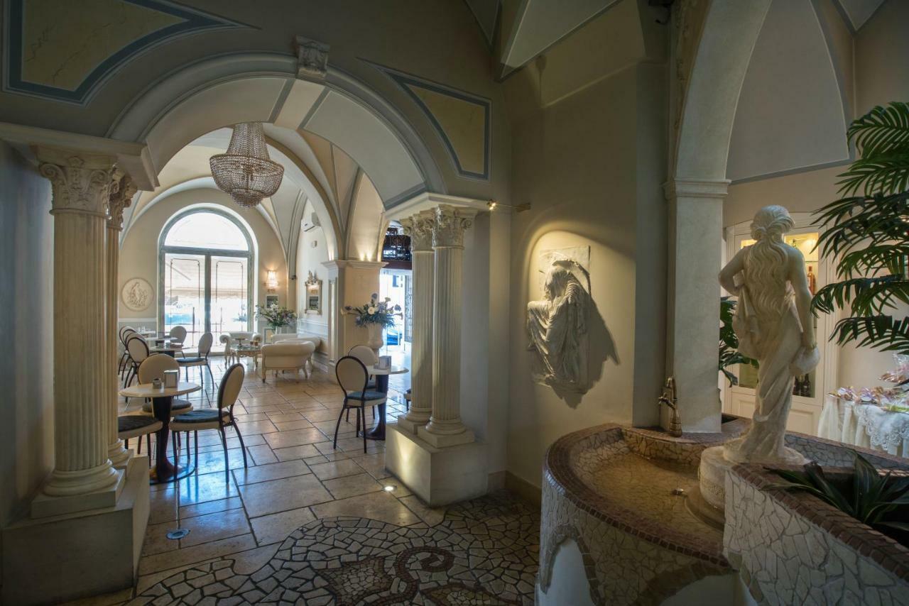 Palazzo Bove Bed & Breakfast Galatone Bagian luar foto