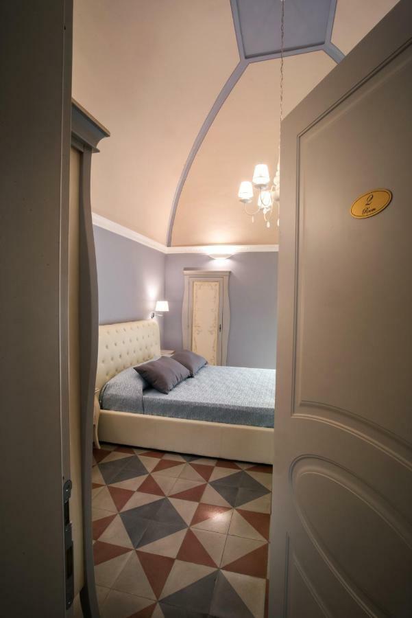 Palazzo Bove Bed & Breakfast Galatone Bagian luar foto